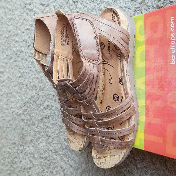 Bare Traps Roanna Sandal - Picture 6 of 11